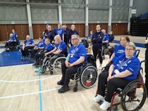 Suomen maajoukkueen pelaajia palkintojenjakoa odotellessa