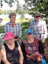 Naisten sarjan palkitut: 1. Hilkka Flyktman 2. Irja Luukkonen 3. Tellervo Muhonen sekä kuvassa myös Aino Silvàn